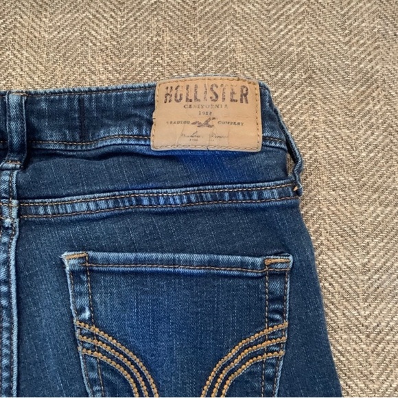 EUC Hollister Skinny Jeans size 23. Very Cute see all photos and descriptions - Picture 4 of 5